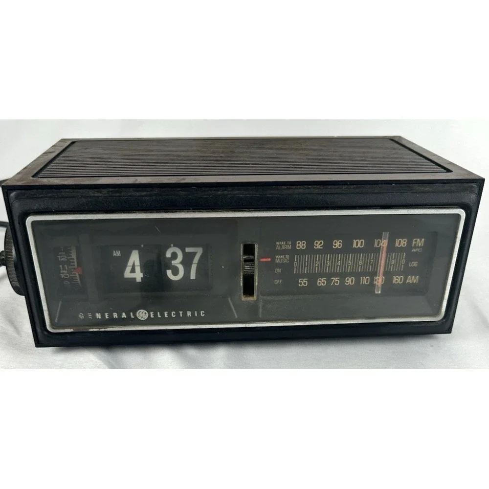 Vintage General Electric GE 7-4300F Flip Alarm Clock Radio CLOCK DOESN'T WORK